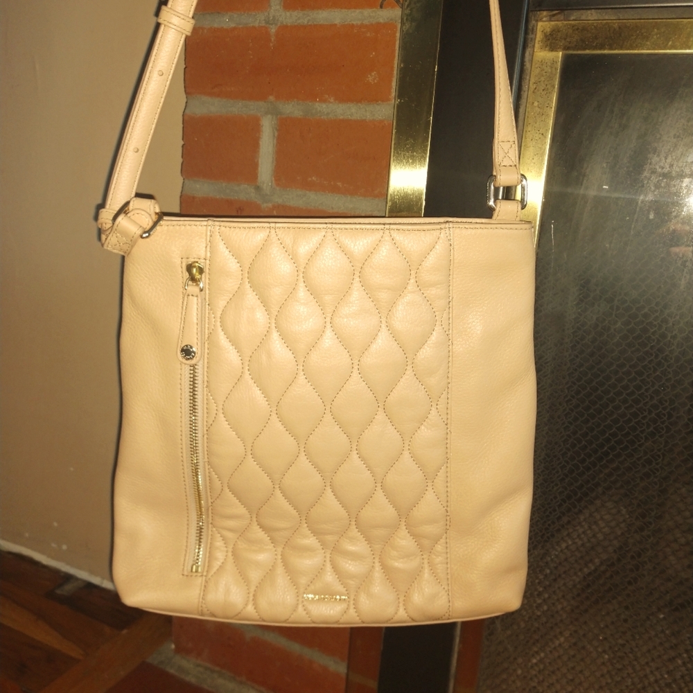 Gorgeous Vera Bradley taupe cross body